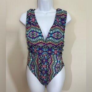 No Bounderies sz lg 11-13 jr swimsuit beautiful style looks top quality